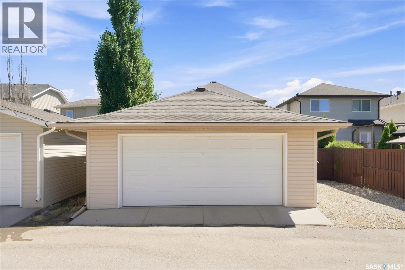 911 Maguire Crescent, Saskatoon, SK - Outdoor With Exterior