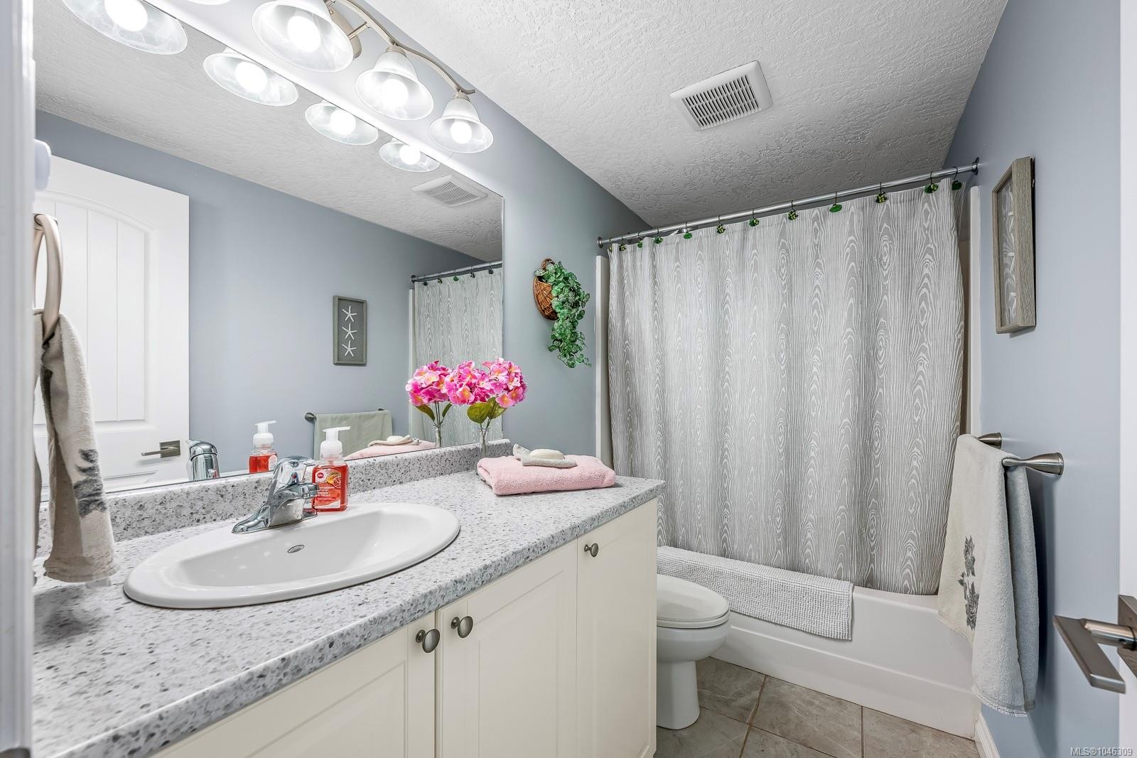 2140 Stadacona Dr, Comox, BC