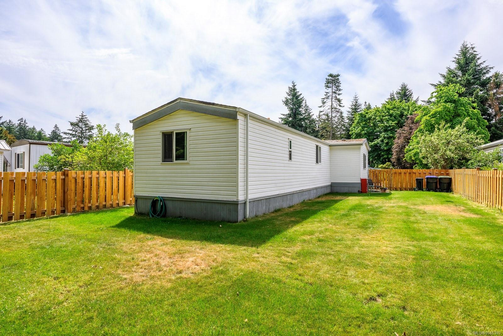 2140 Stadacona Dr, Comox, BC