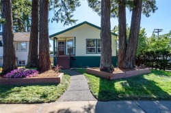 792 12th St Courtenay, BC V9N 1V4