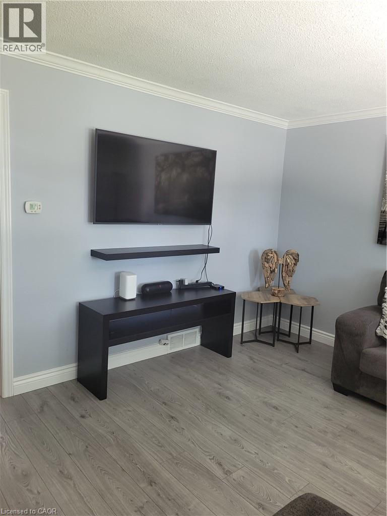 23 Bentley Place, Hamilton, ON - Indoor Photo Showing Other Room
