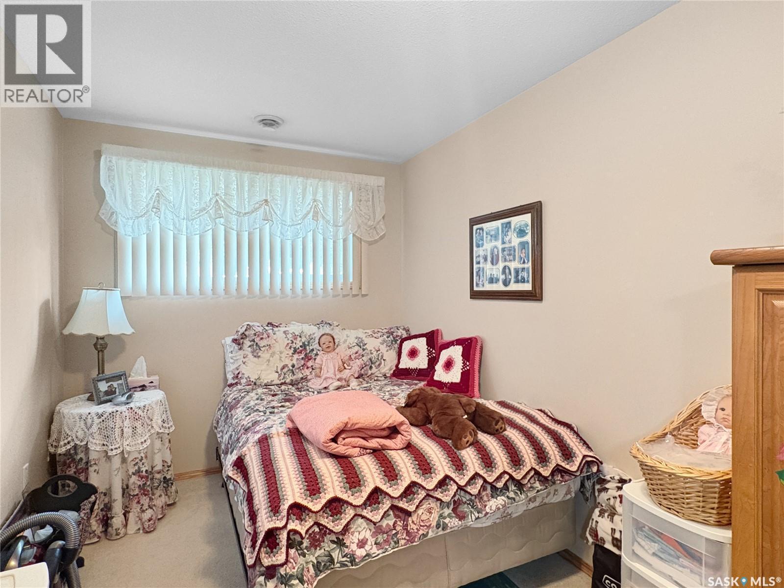 Unit 5 2321 Kildeer Drive, North Battleford, SK - Indoor Photo Showing Bedroom