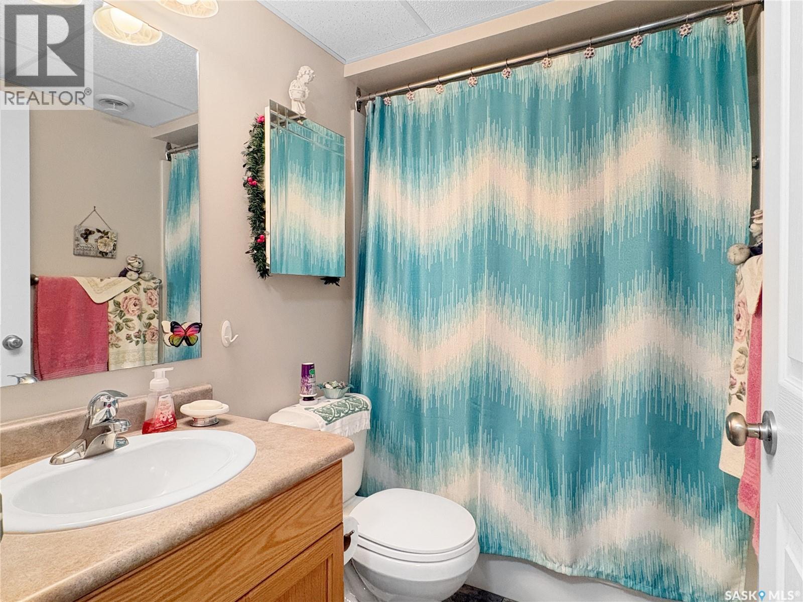Unit 5 2321 Kildeer Drive, North Battleford, SK - Indoor Photo Showing Bathroom