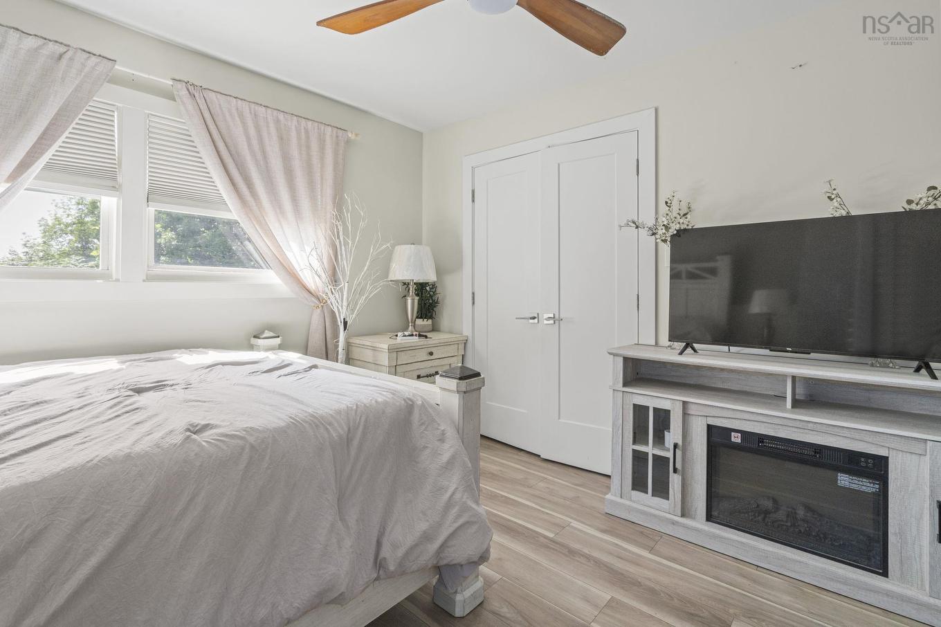 2 Hilltop Terrace, Dartmouth, NS - Indoor Photo Showing Bedroom
