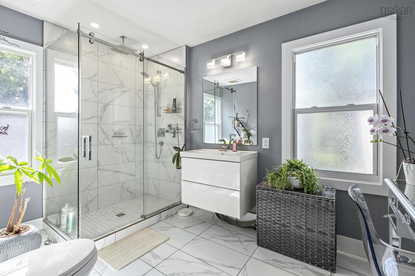 2 Hilltop Terrace, Dartmouth, NS - Indoor Photo Showing Bathroom