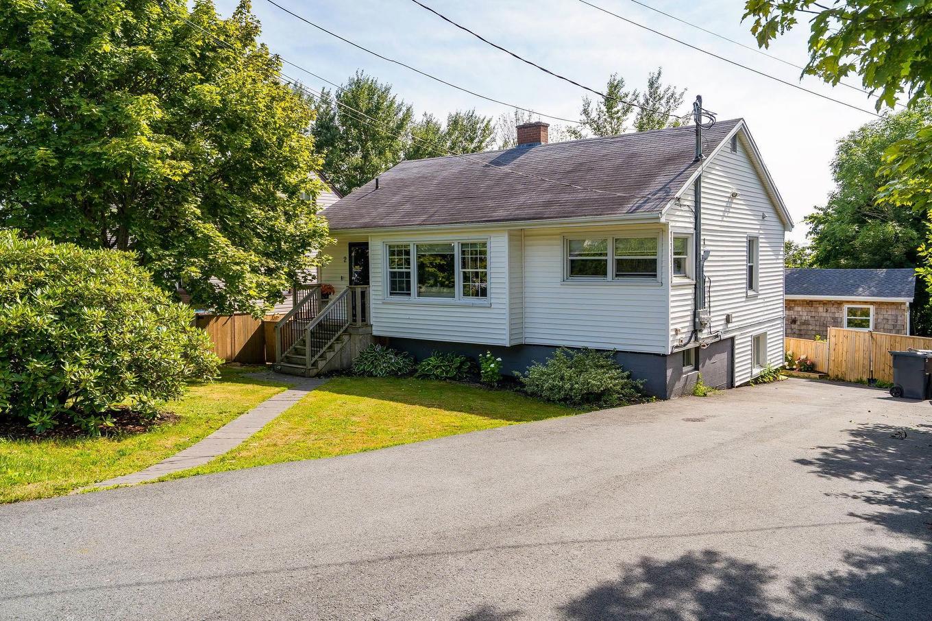 2 Hilltop Terrace, Dartmouth, NS - Outdoor
