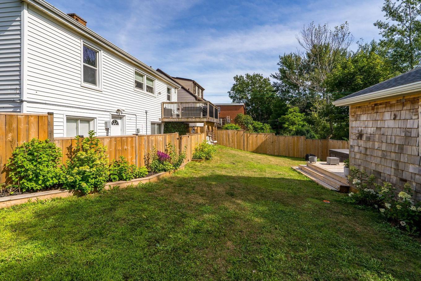 2 Hilltop Terrace, Dartmouth, NS - Outdoor
