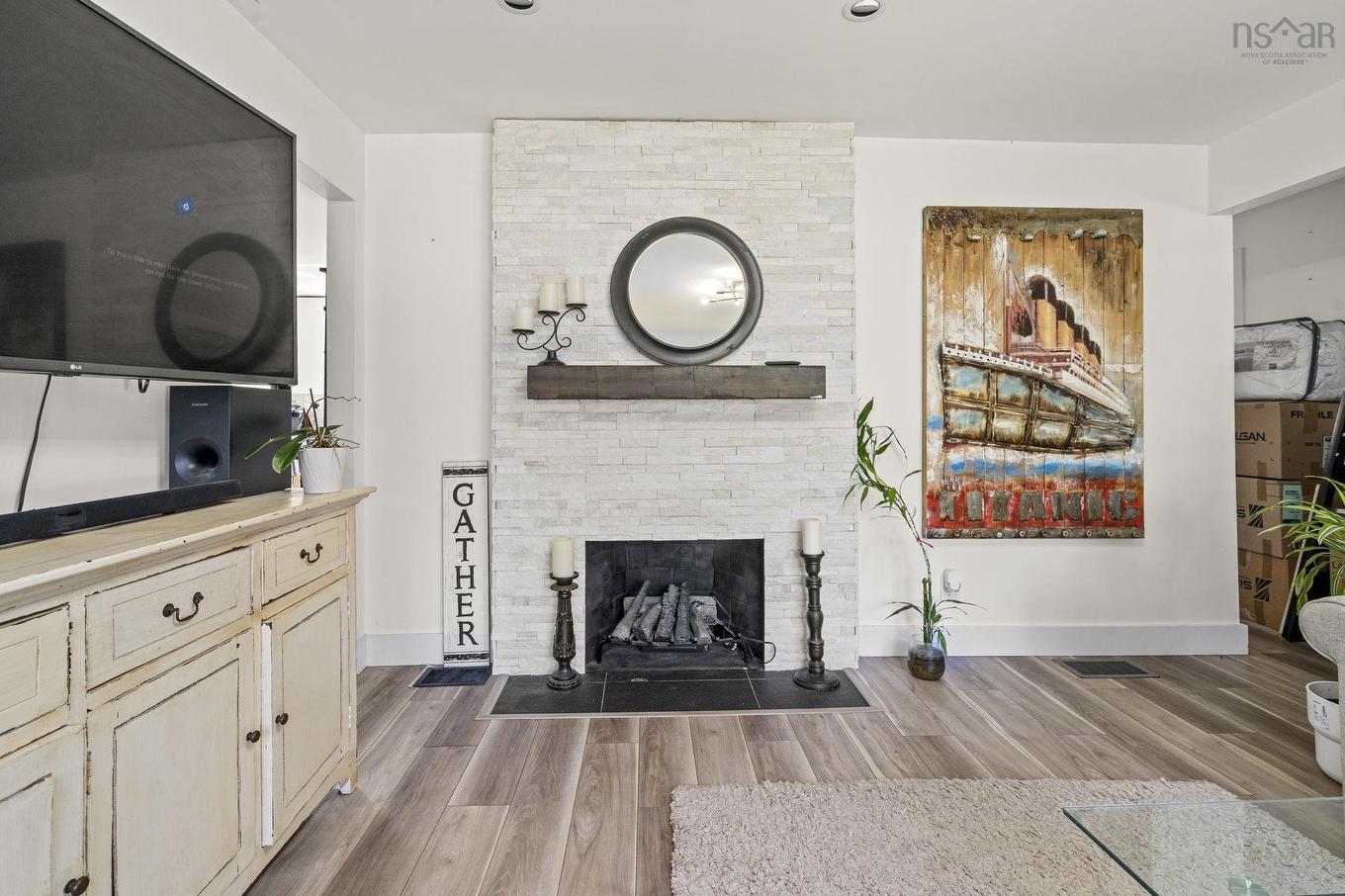 2 Hilltop Terrace, Dartmouth, NS - Indoor Photo Showing Living Room With Fireplace