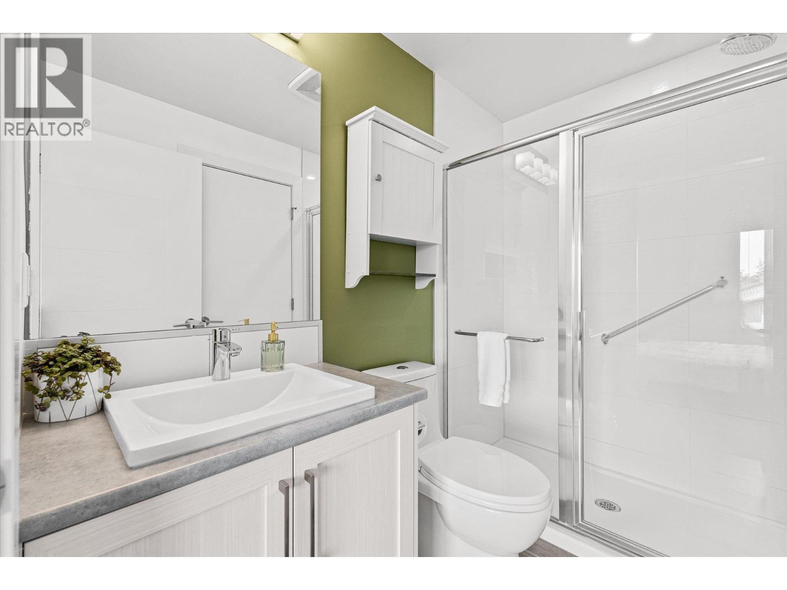 4380 Lakeshore Road Unit# 206, Kelowna, BC - Indoor Photo Showing Bathroom
