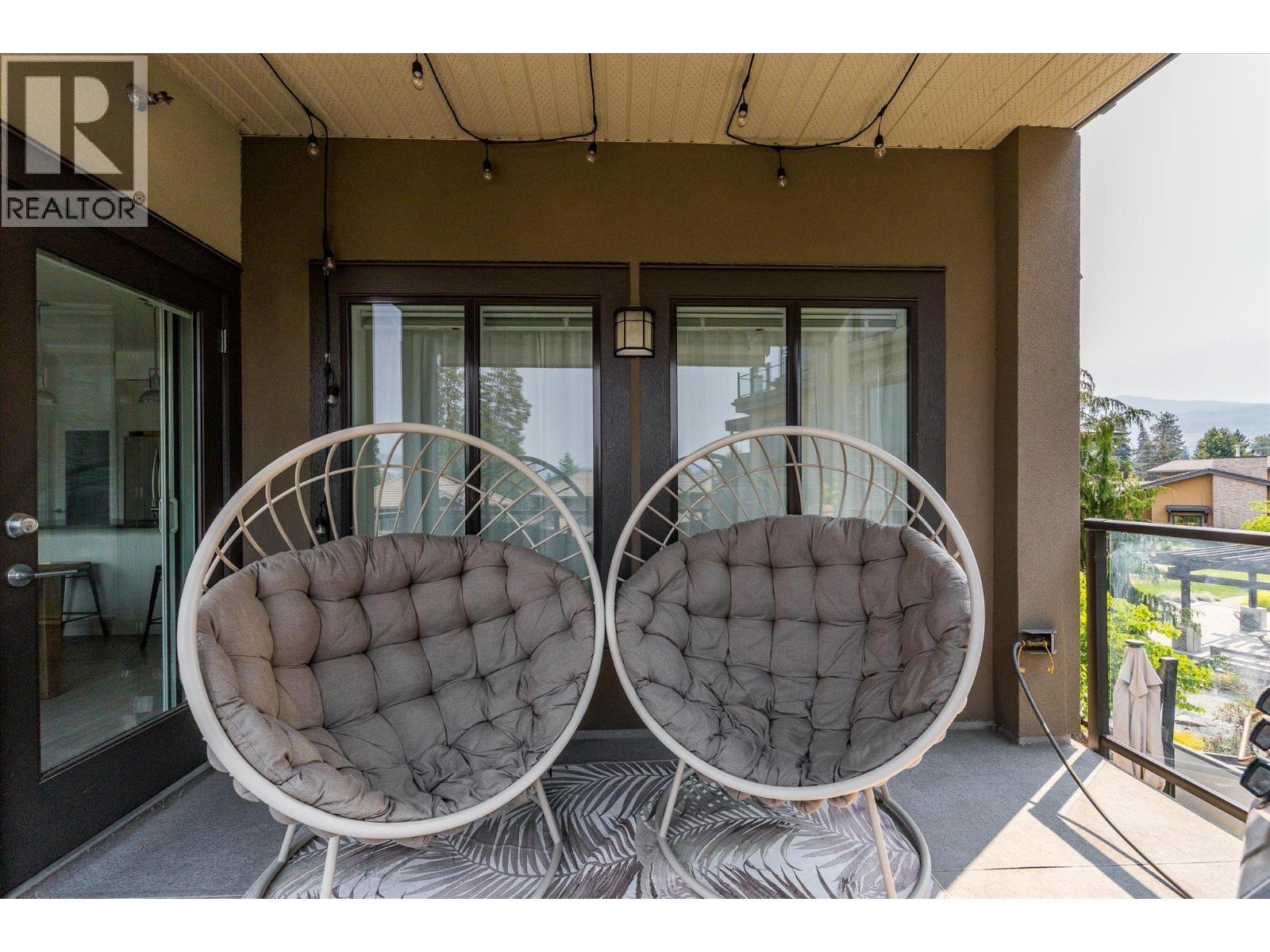 4380 Lakeshore Road Unit# 206, Kelowna, BC - Outdoor With Exterior