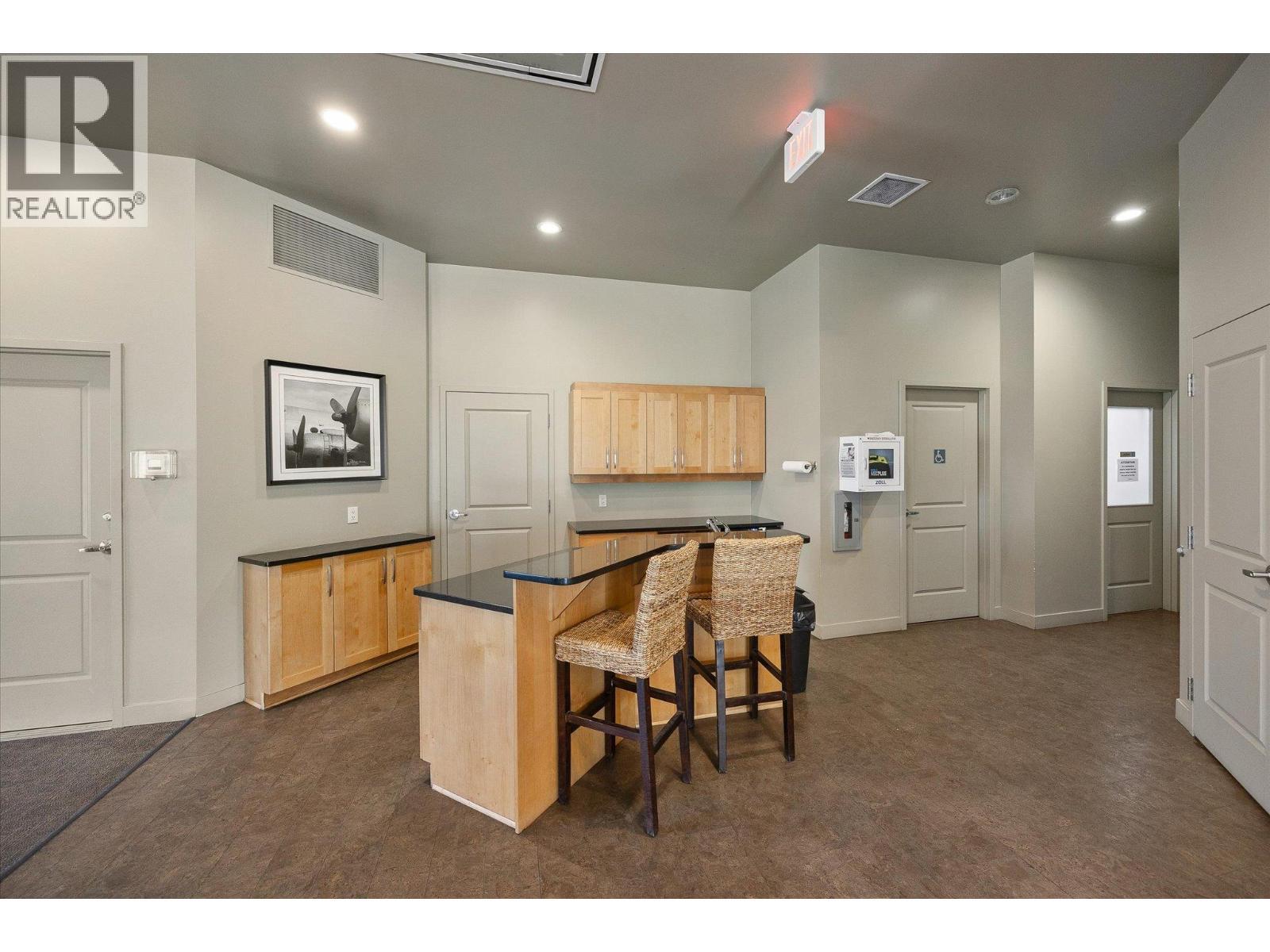 4380 Lakeshore Road Unit# 206, Kelowna, BC - Indoor