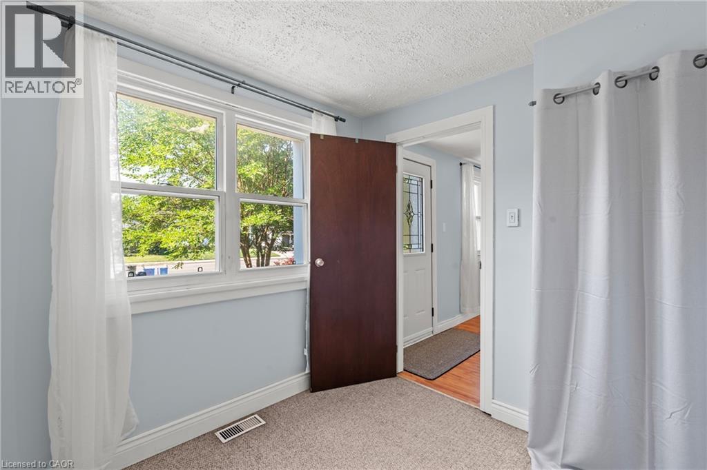 123 Morton Avenue, Brantford, ON - Indoor