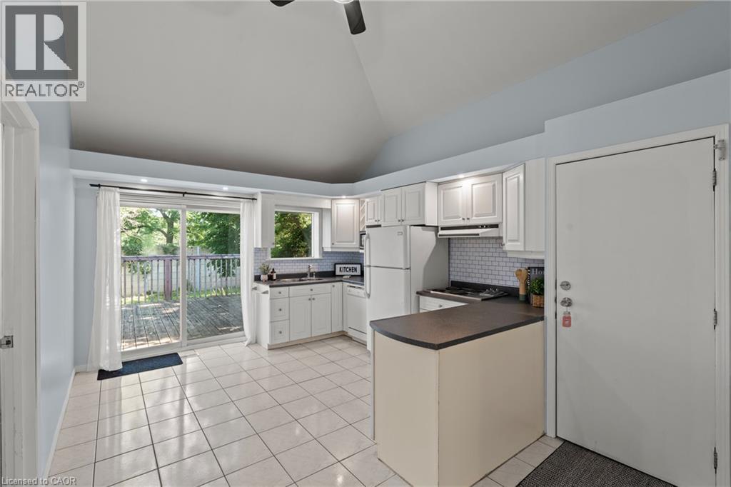123 Morton Avenue, Brantford, ON - Indoor Photo Showing Kitchen