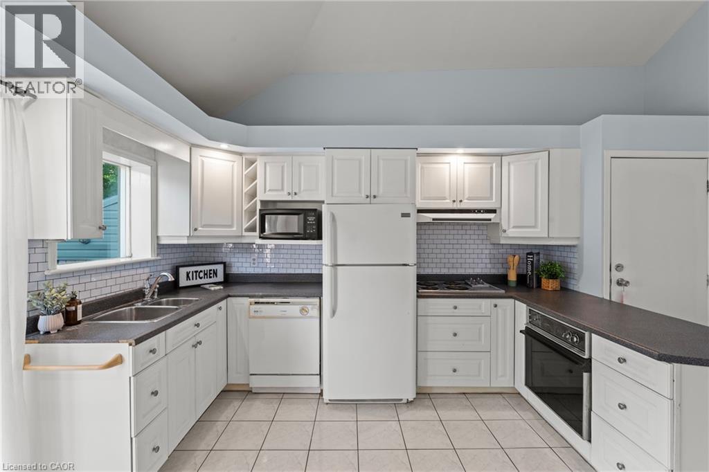 123 Morton Avenue, Brantford, ON - Indoor Photo Showing Kitchen With Double Sink