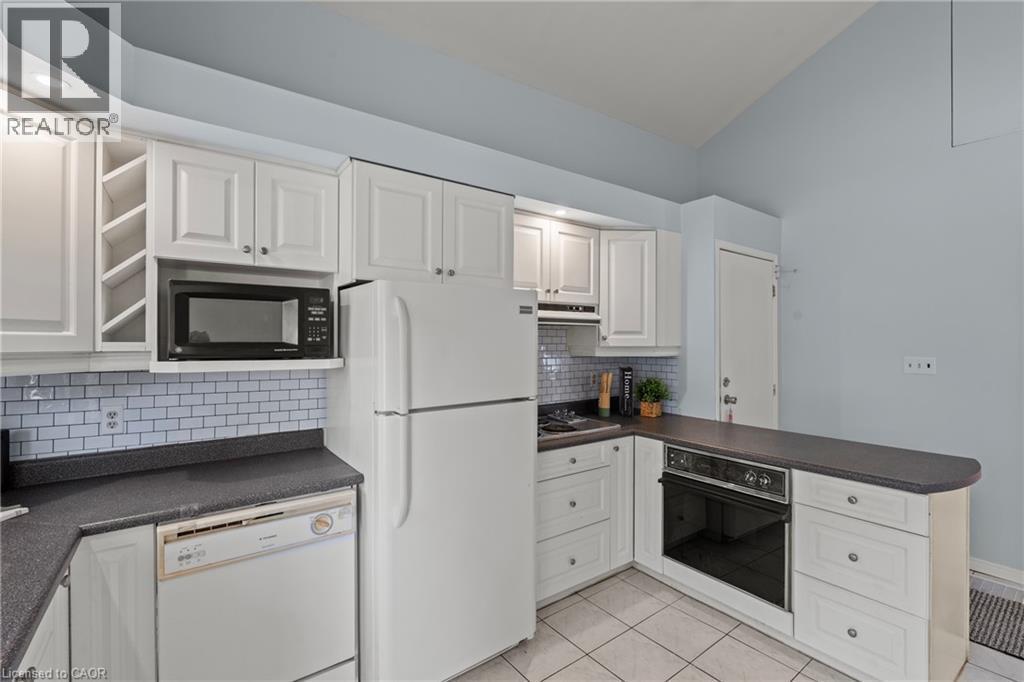 123 Morton Avenue, Brantford, ON - Indoor Photo Showing Kitchen