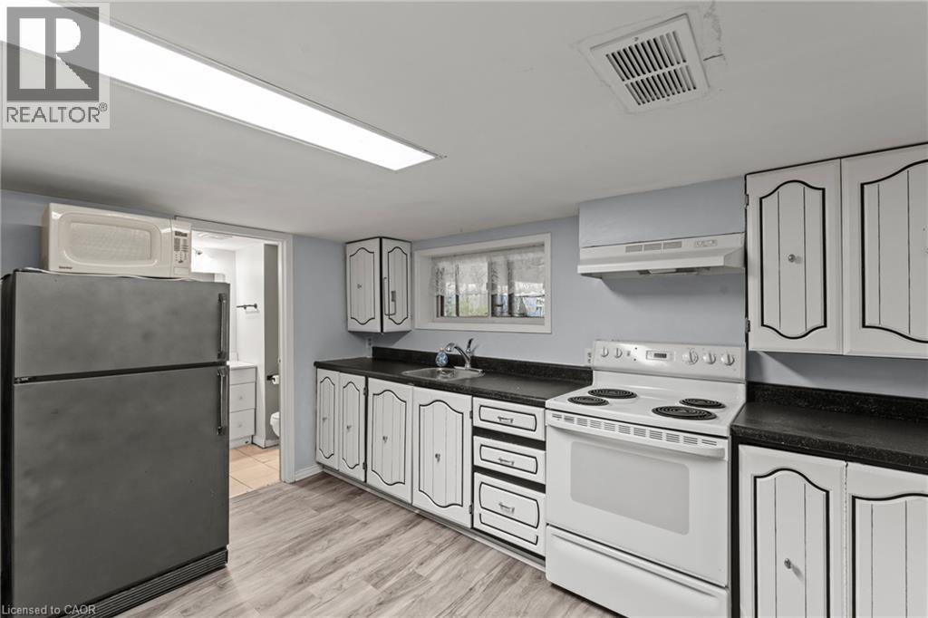 123 Morton Avenue, Brantford, ON - Indoor Photo Showing Kitchen