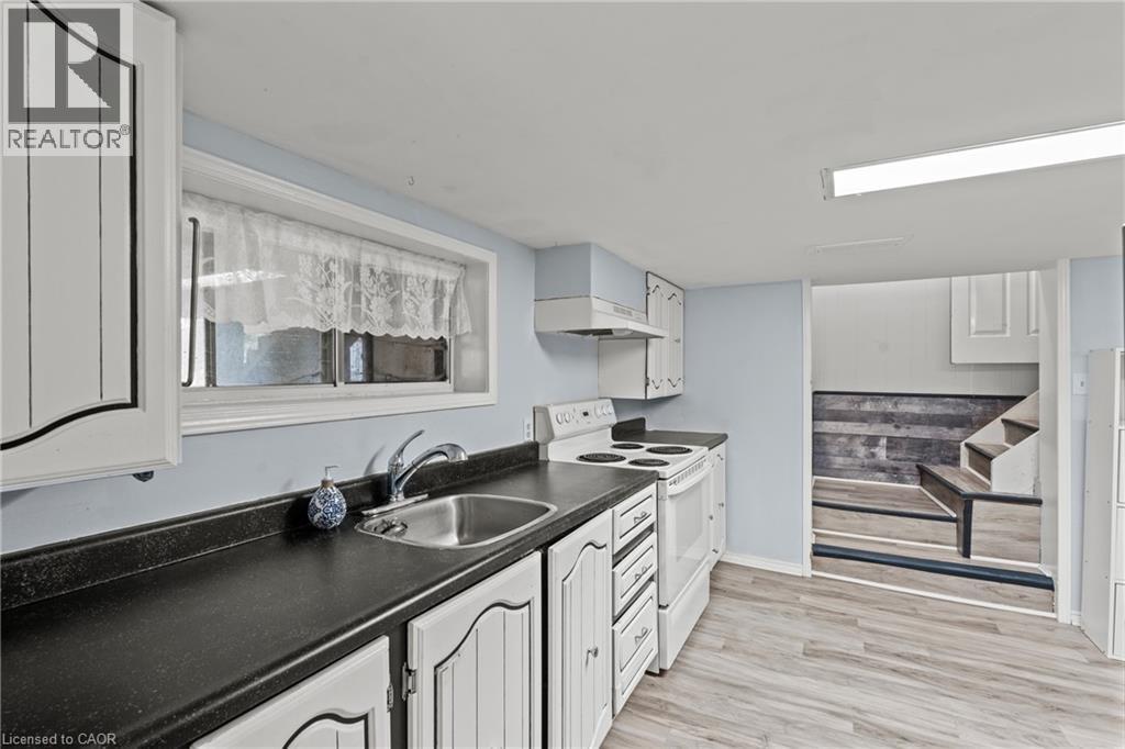 123 Morton Avenue, Brantford, ON - Indoor Photo Showing Kitchen