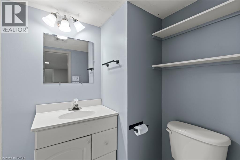 123 Morton Avenue, Brantford, ON - Indoor Photo Showing Bathroom