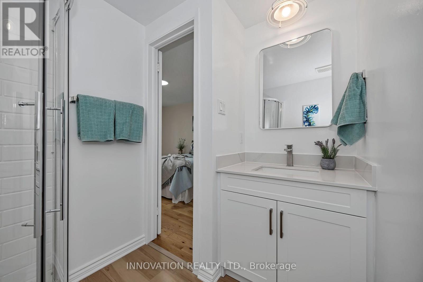 33 Exeter Drive, Ottawa, ON - Indoor Photo Showing Bathroom