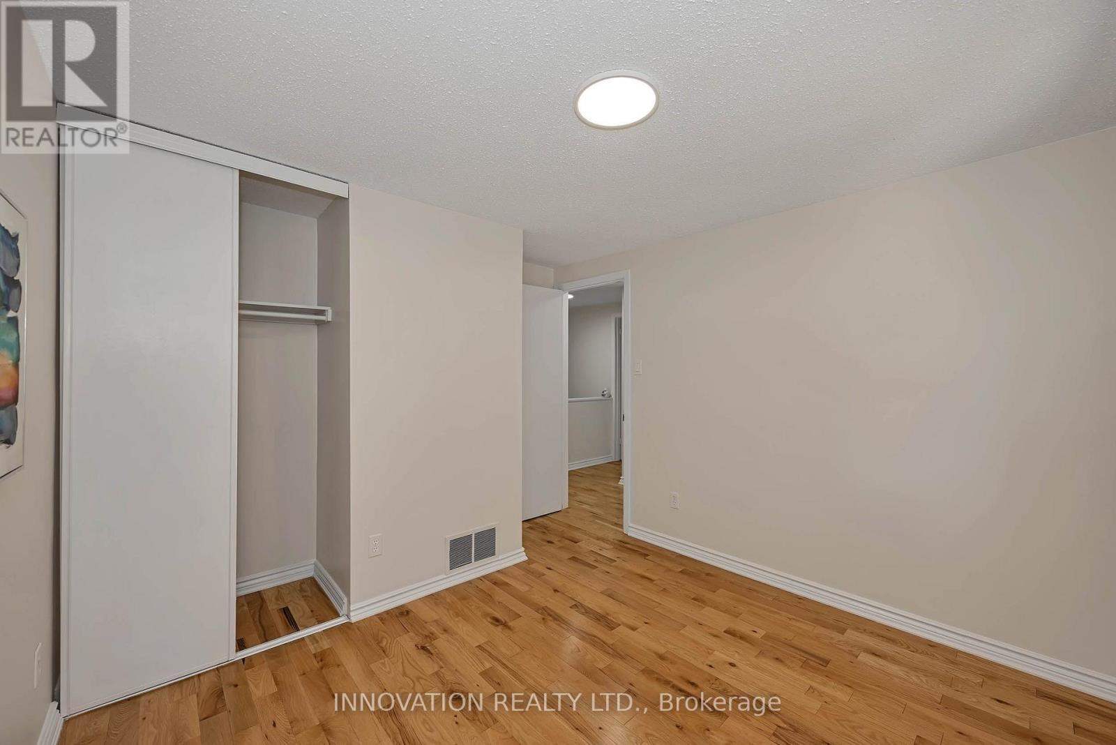 33 Exeter Drive, Ottawa, ON - Indoor Photo Showing Other Room