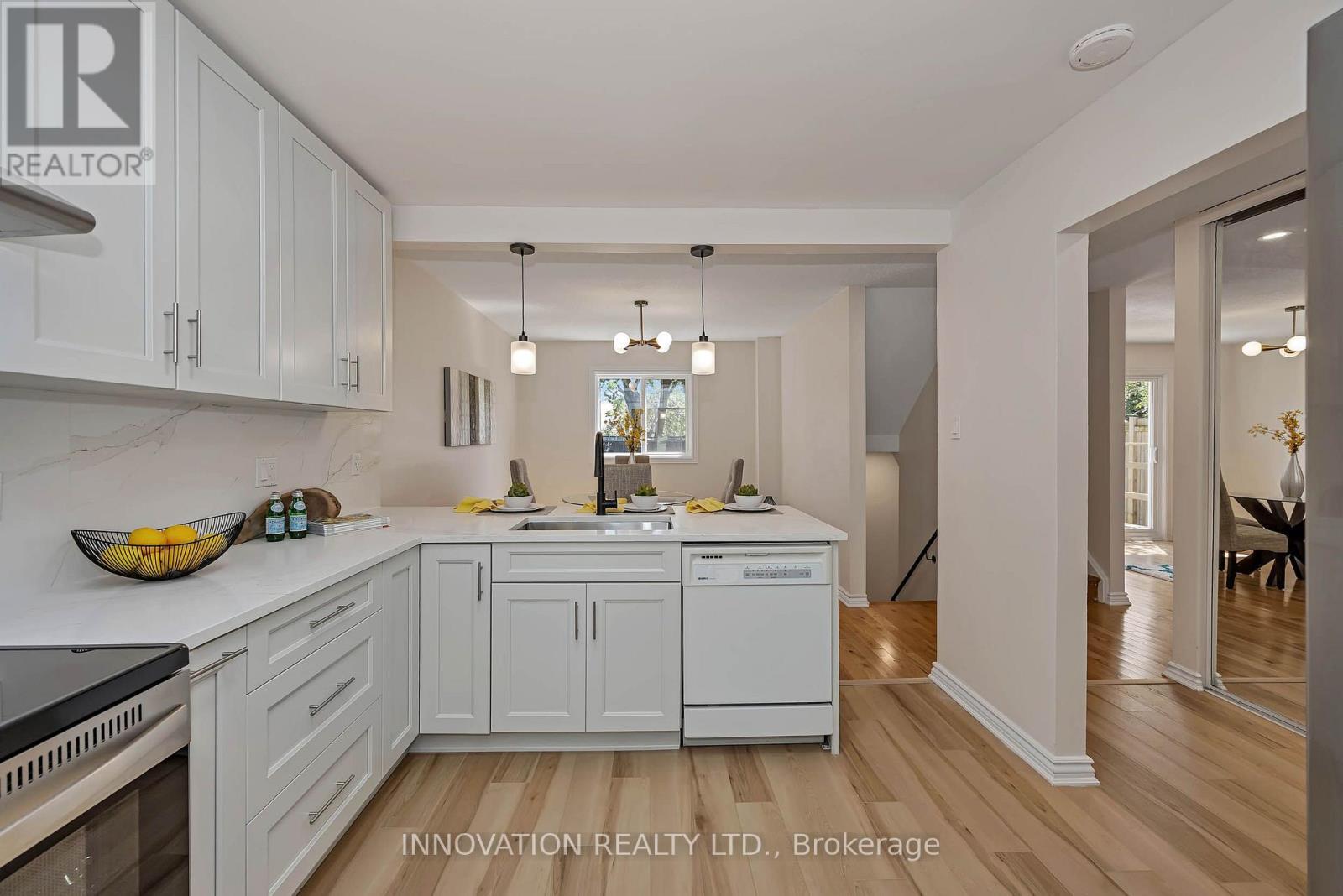 33 Exeter Drive, Ottawa, ON - Indoor Photo Showing Kitchen