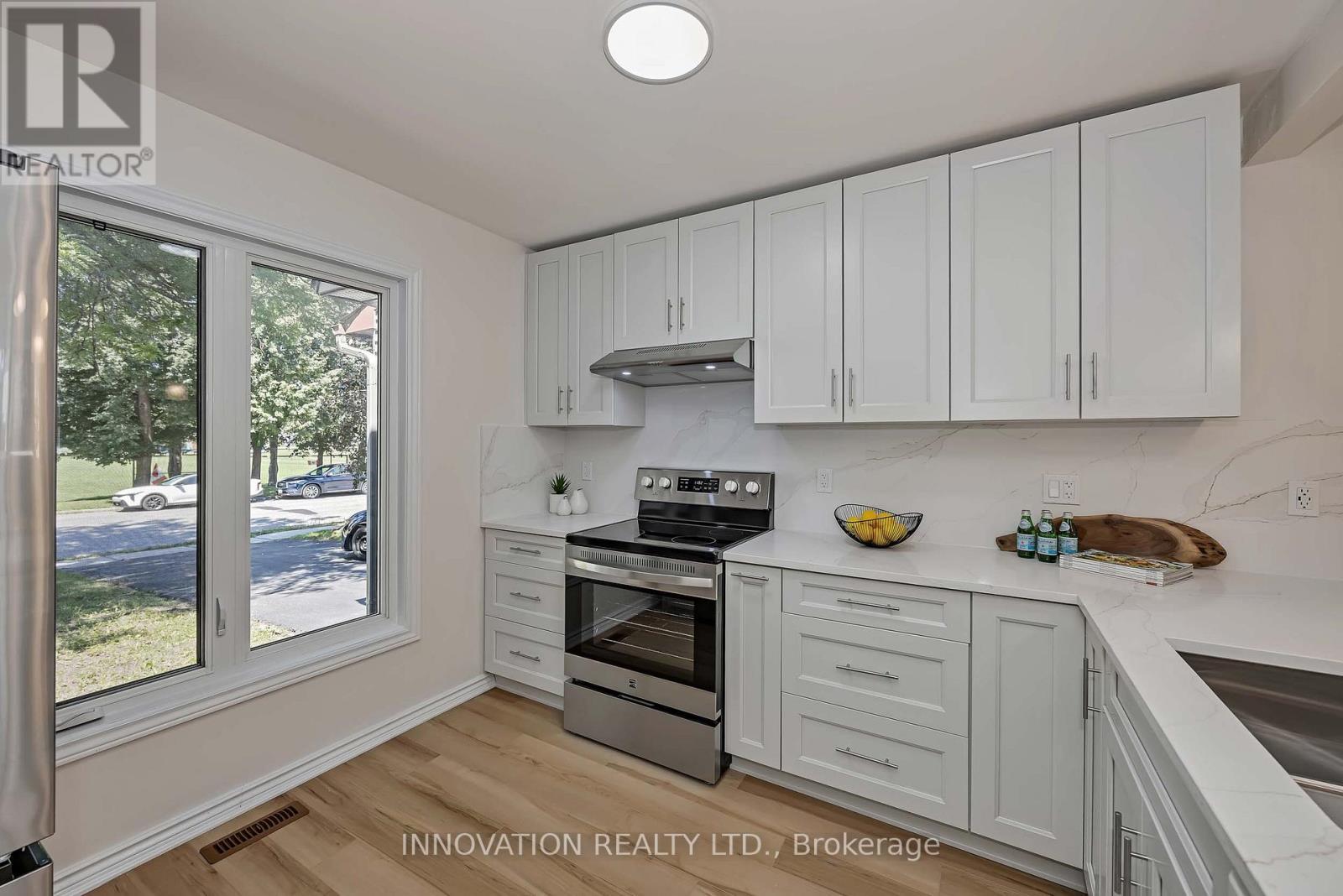 33 Exeter Drive, Ottawa, ON - Indoor Photo Showing Kitchen
