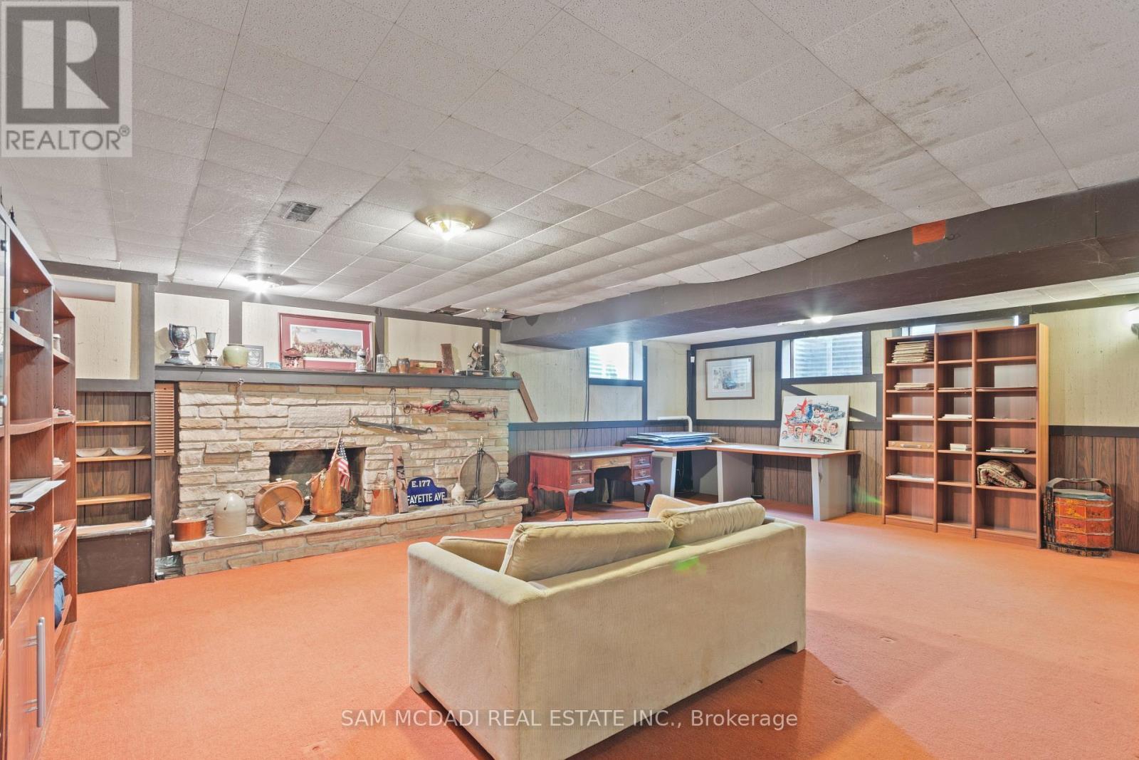 865 Meadow Wood Road, Mississauga, ON - Indoor Photo Showing Other Room With Fireplace