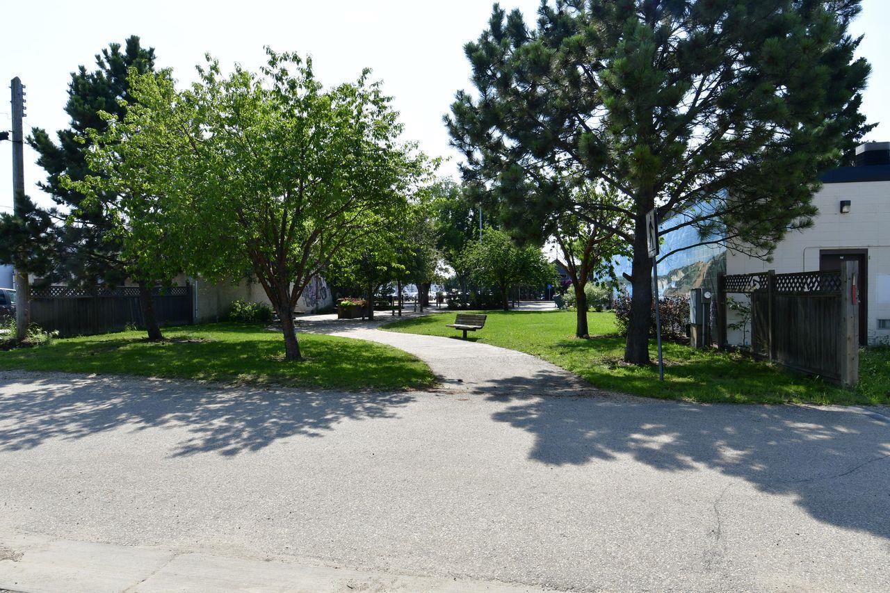 24-26 Athabasca Ave.,T9G 1G2, Devon, AB