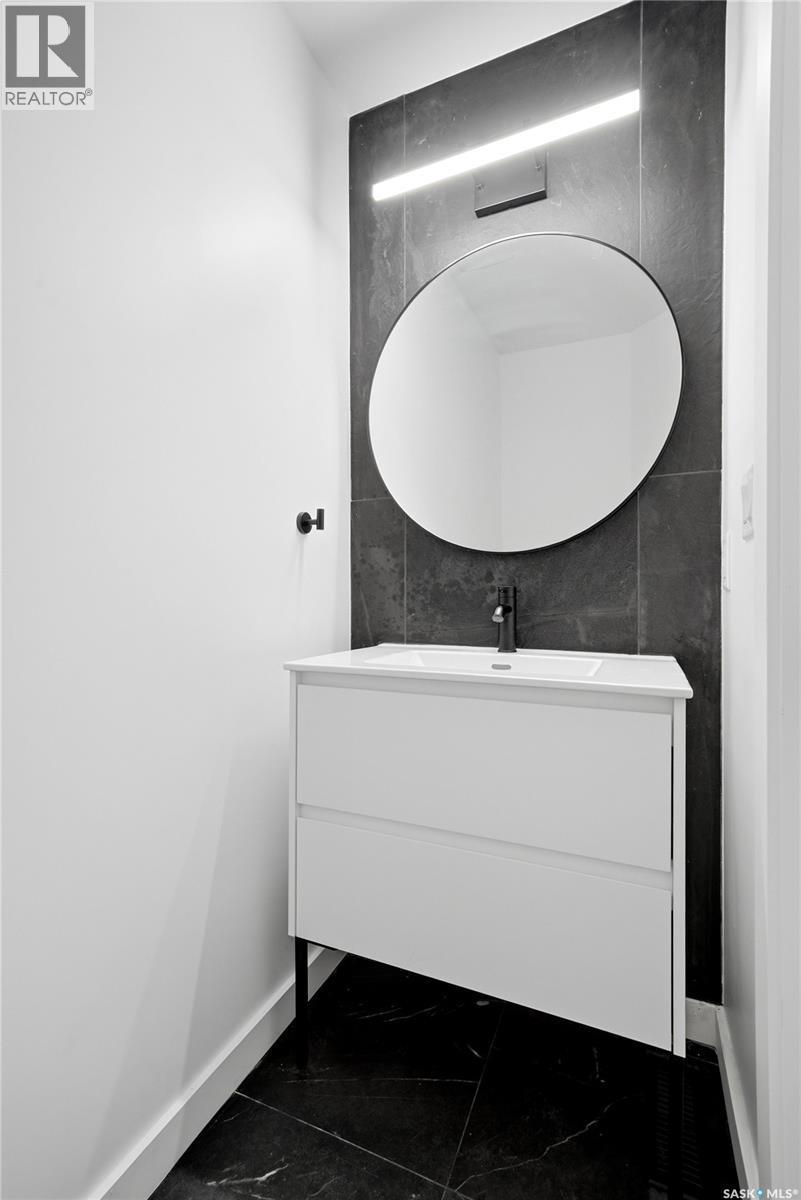 3638 Argyle Road, Regina, SK - Indoor Photo Showing Bathroom
