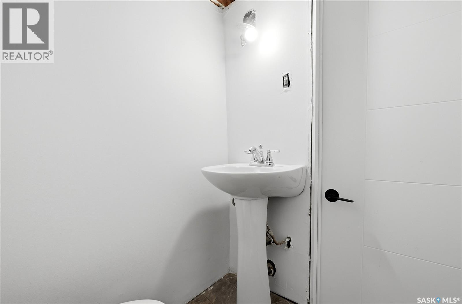 3638 Argyle Road, Regina, SK - Indoor Photo Showing Bathroom