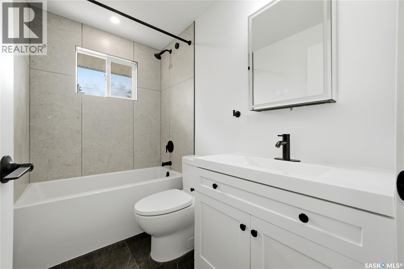 3638 Argyle Road, Regina, SK - Indoor Photo Showing Bathroom