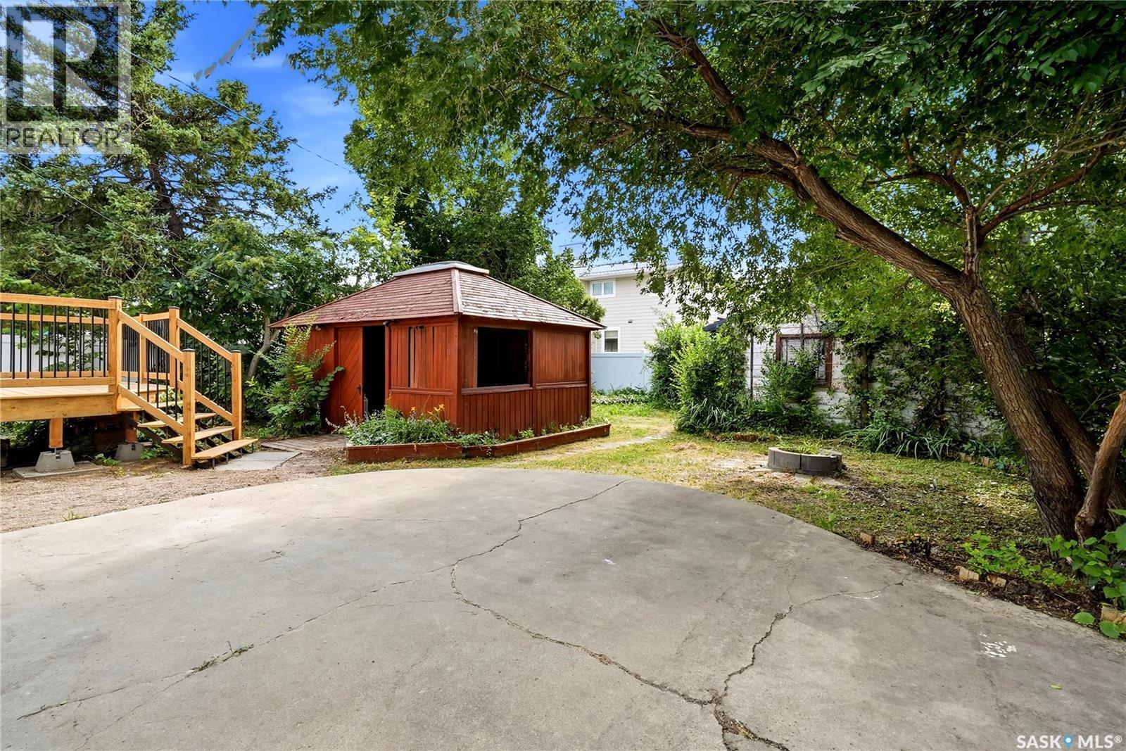 3638 Argyle Road, Regina, SK - Outdoor