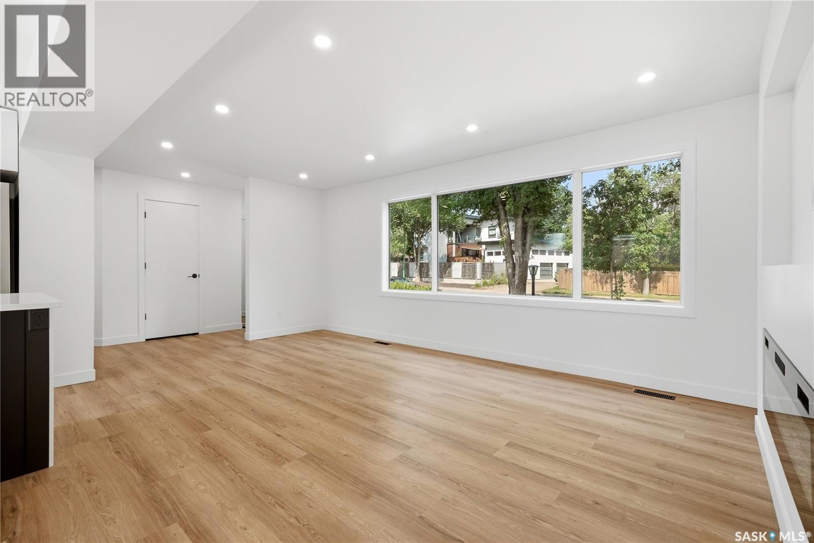 3638 Argyle Road, Regina, SK - Indoor