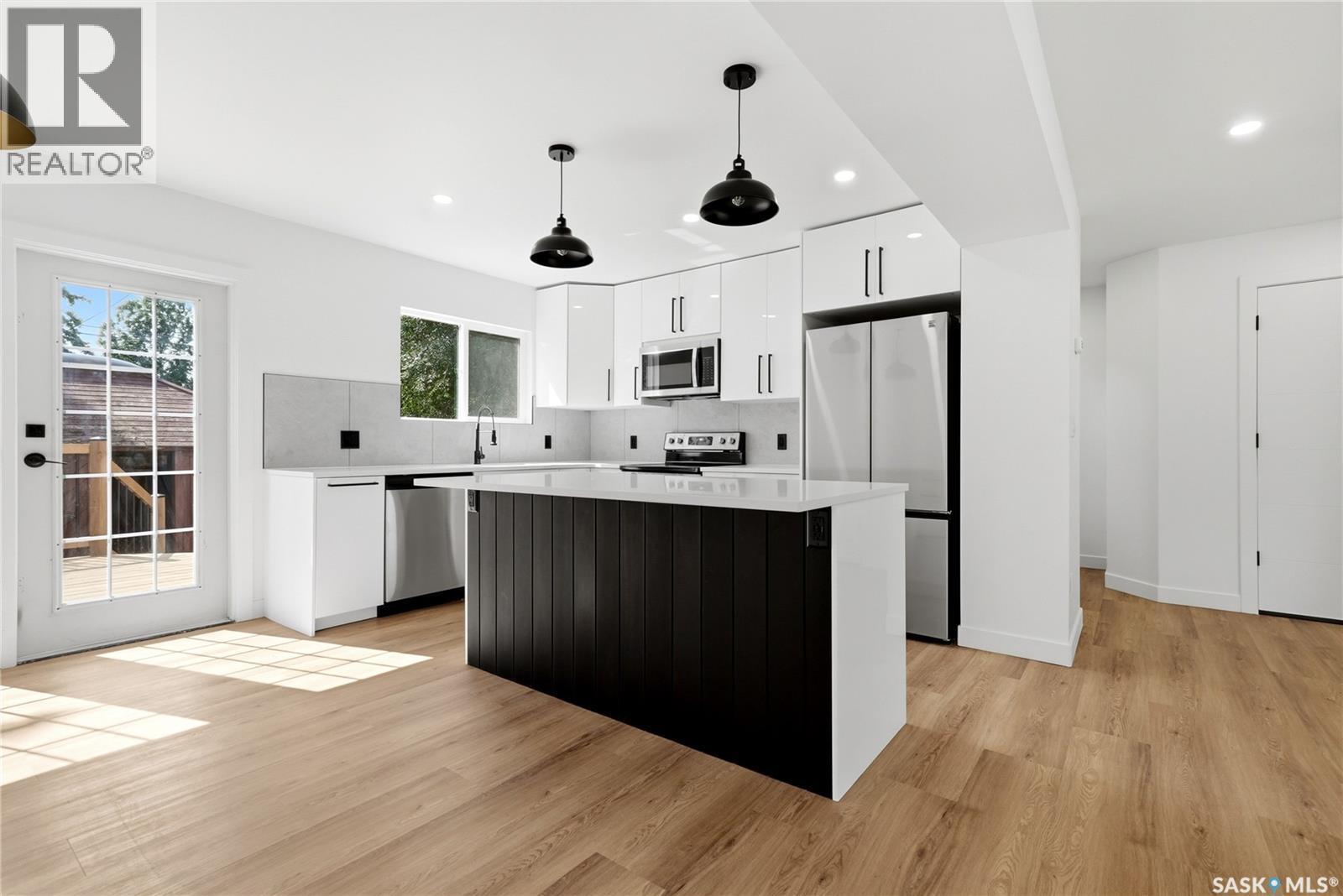 3638 Argyle Road, Regina, SK - Indoor Photo Showing Kitchen With Stainless Steel Kitchen With Upgraded Kitchen
