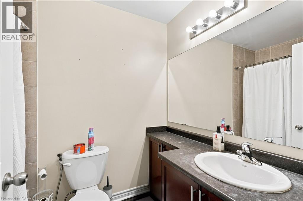 1050 Ryckman Common, Burlington, ON - Indoor Photo Showing Bathroom
