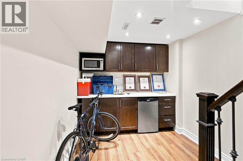 1050 Ryckman Common, Burlington, ON - Indoor