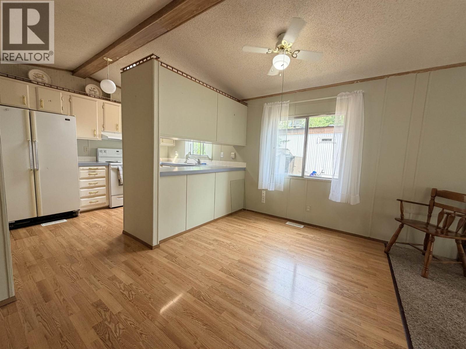 10 2155 Commodore Crescent, Williams Lake, BC - Indoor Photo Showing Kitchen