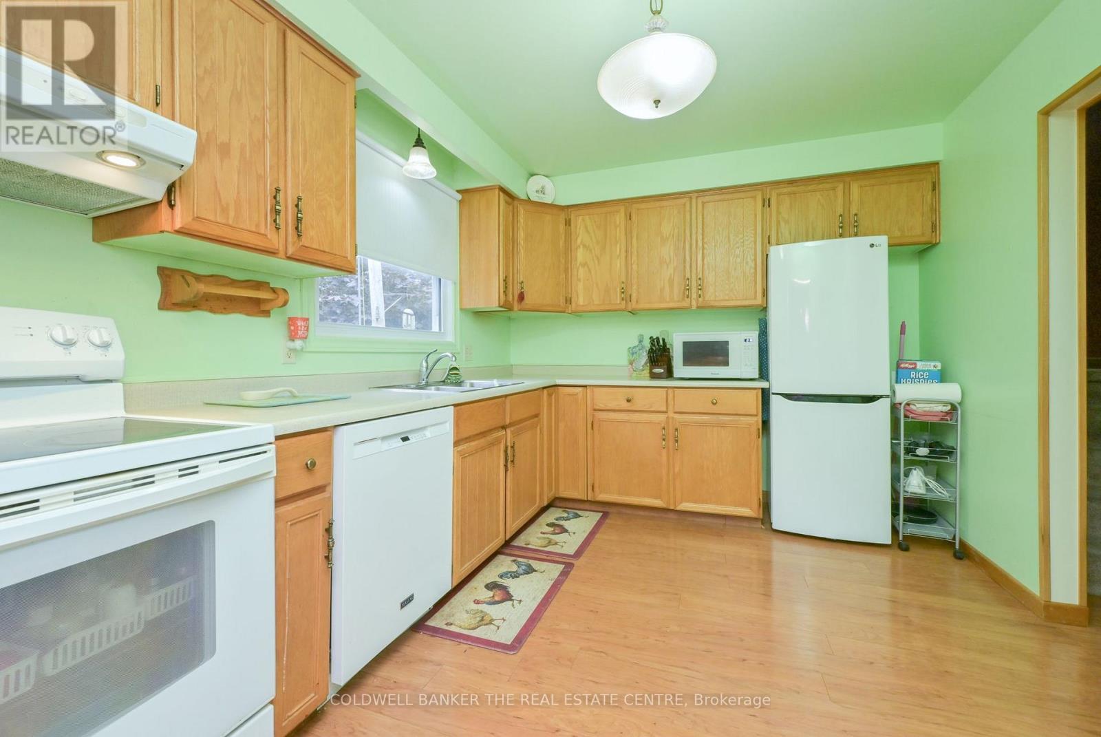 Kitchen - 5471 8Th Line, Essa, ON - Indoor Photo Showing Kitchen