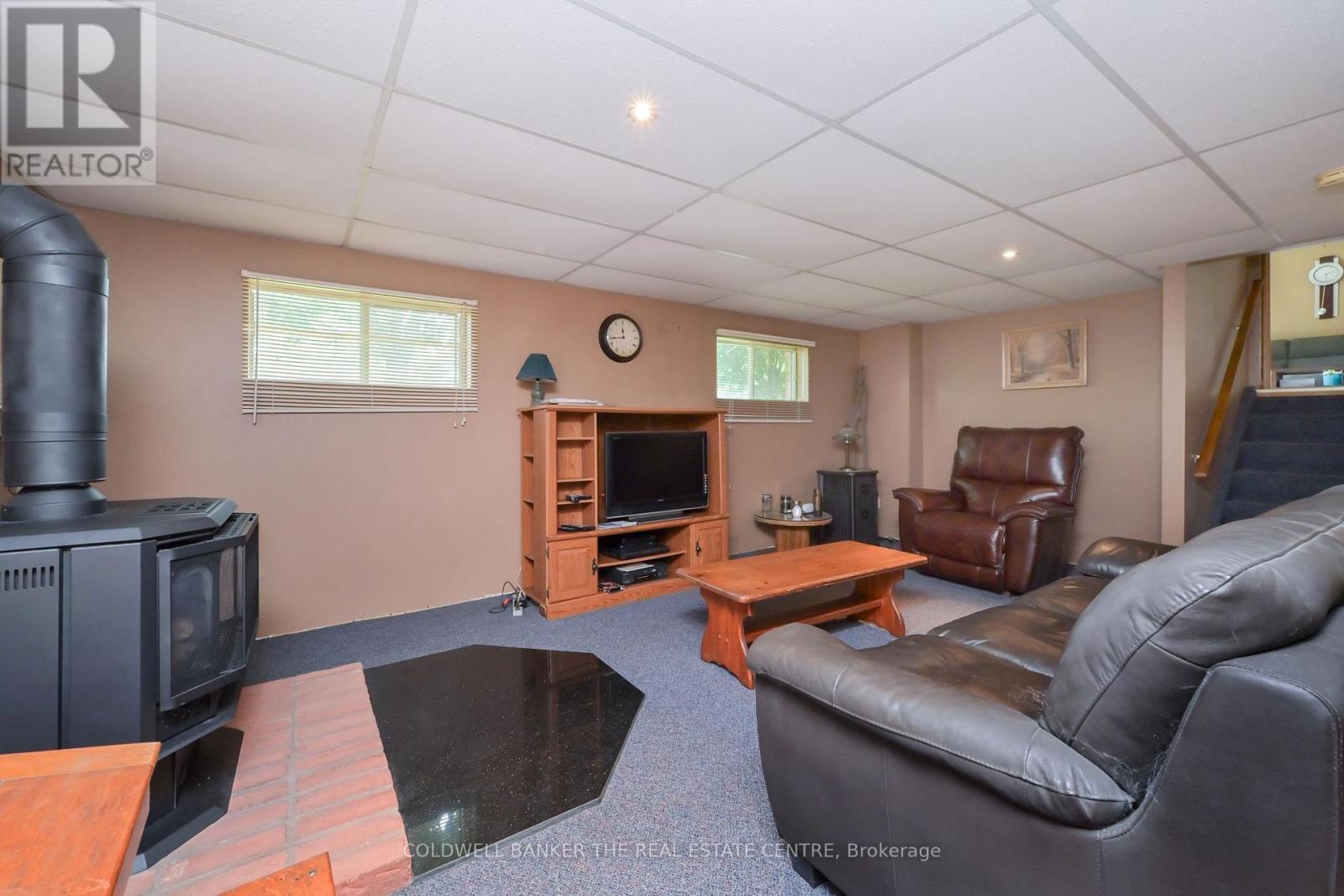 Family Room - 5471 8Th Line, Essa, ON - Indoor