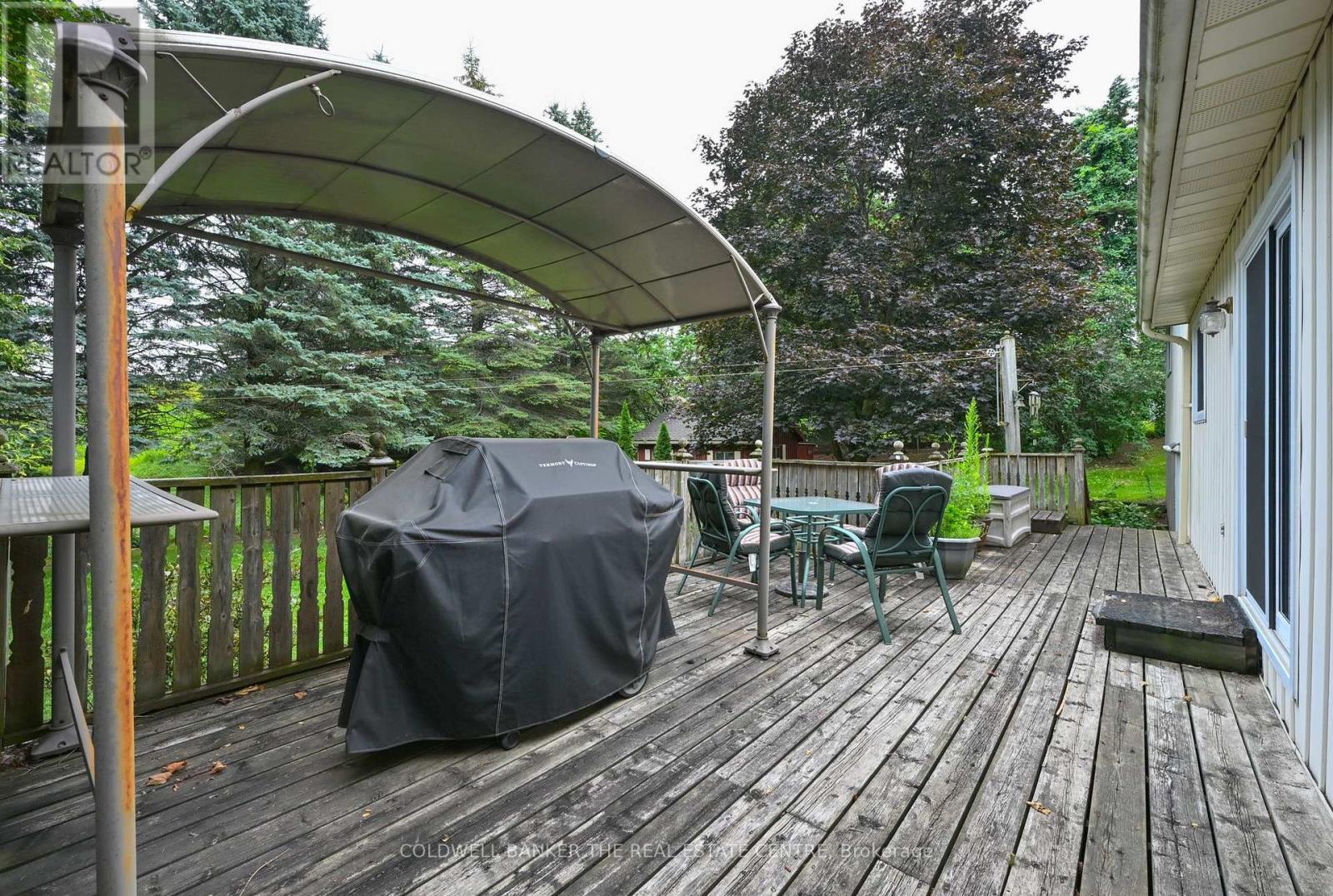 18 x 12 ft Wood Deck - 5471 8Th Line, Essa, ON - Outdoor With Deck Patio Veranda With Exterior
