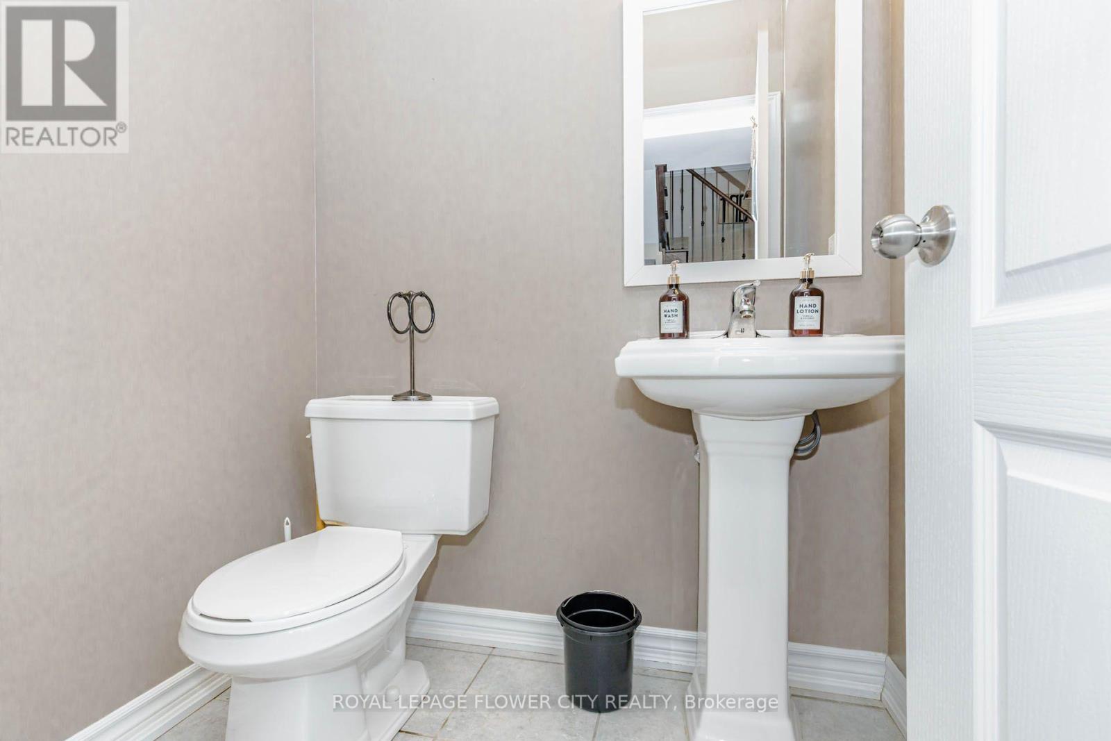 944 O'Reilly Crescent, Shelburne, ON - Indoor Photo Showing Bathroom