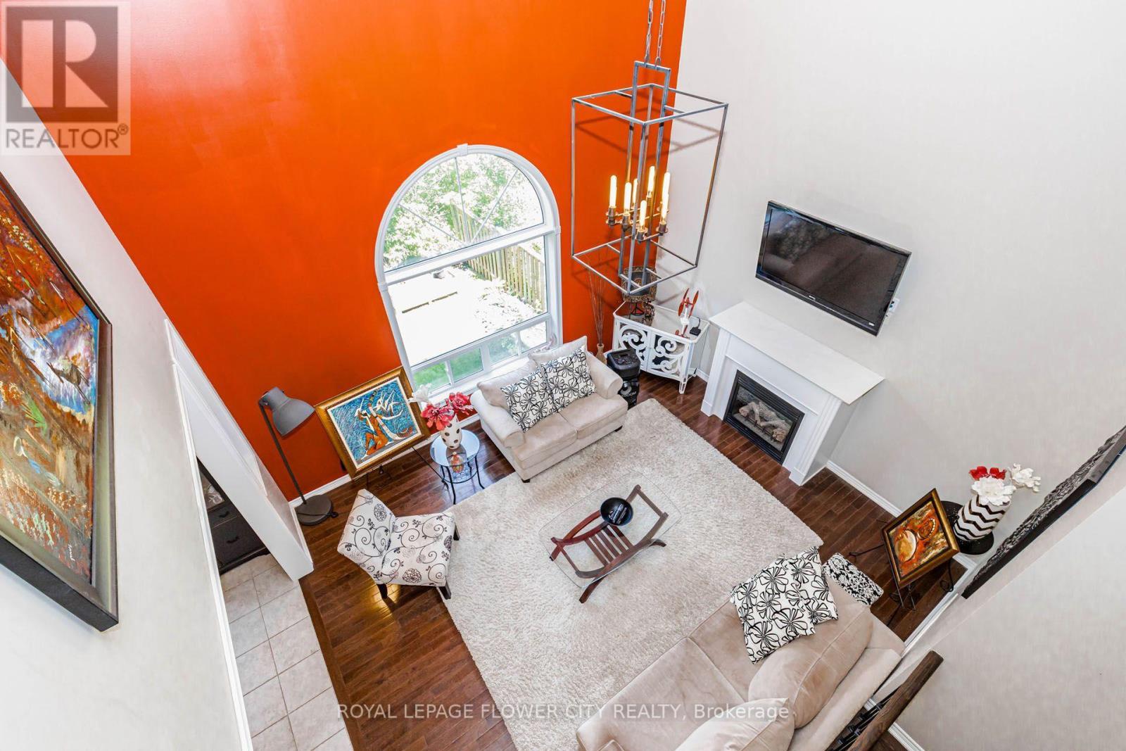 944 O'Reilly Crescent, Shelburne, ON - Indoor With Fireplace