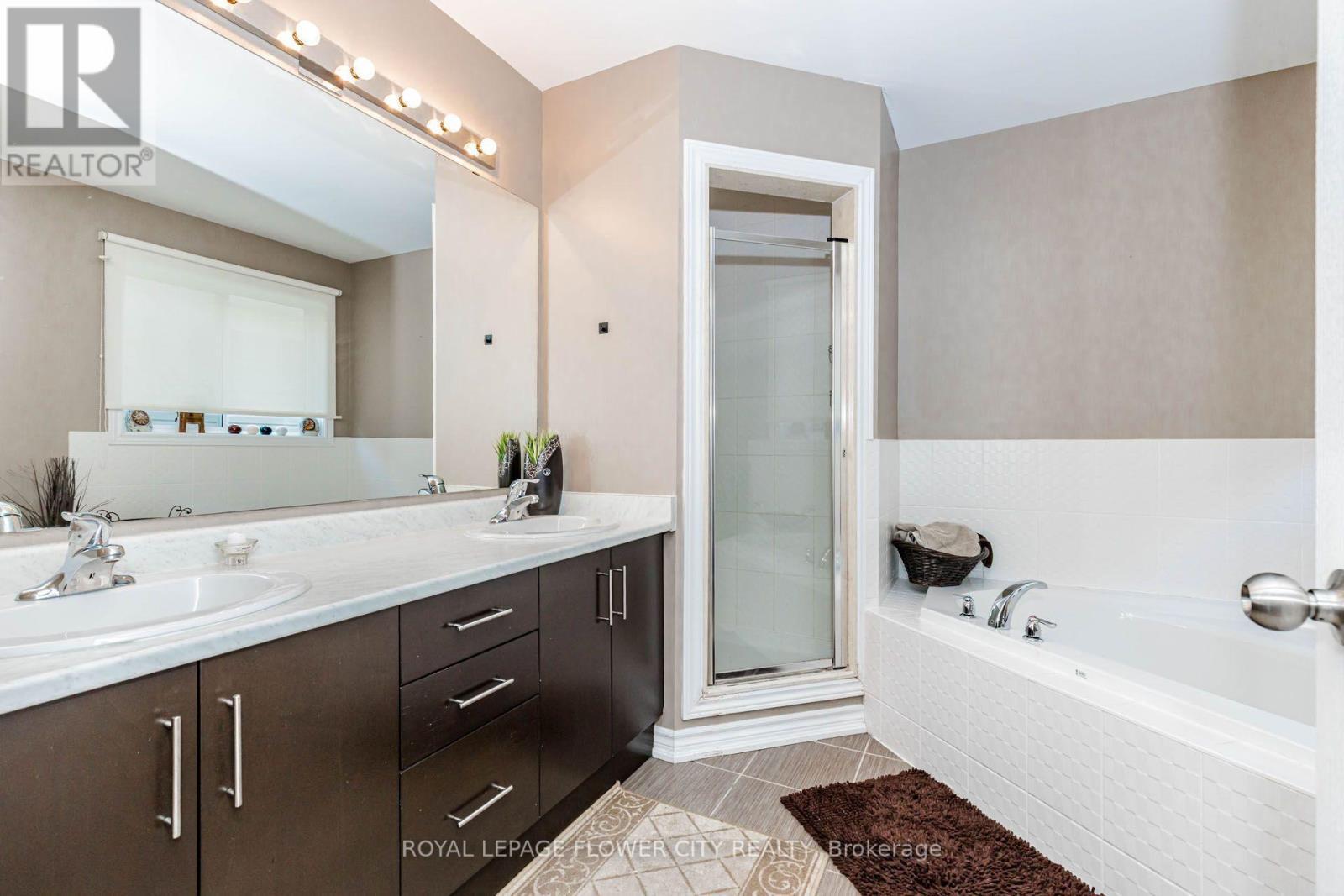 944 O'Reilly Crescent, Shelburne, ON - Indoor Photo Showing Bathroom