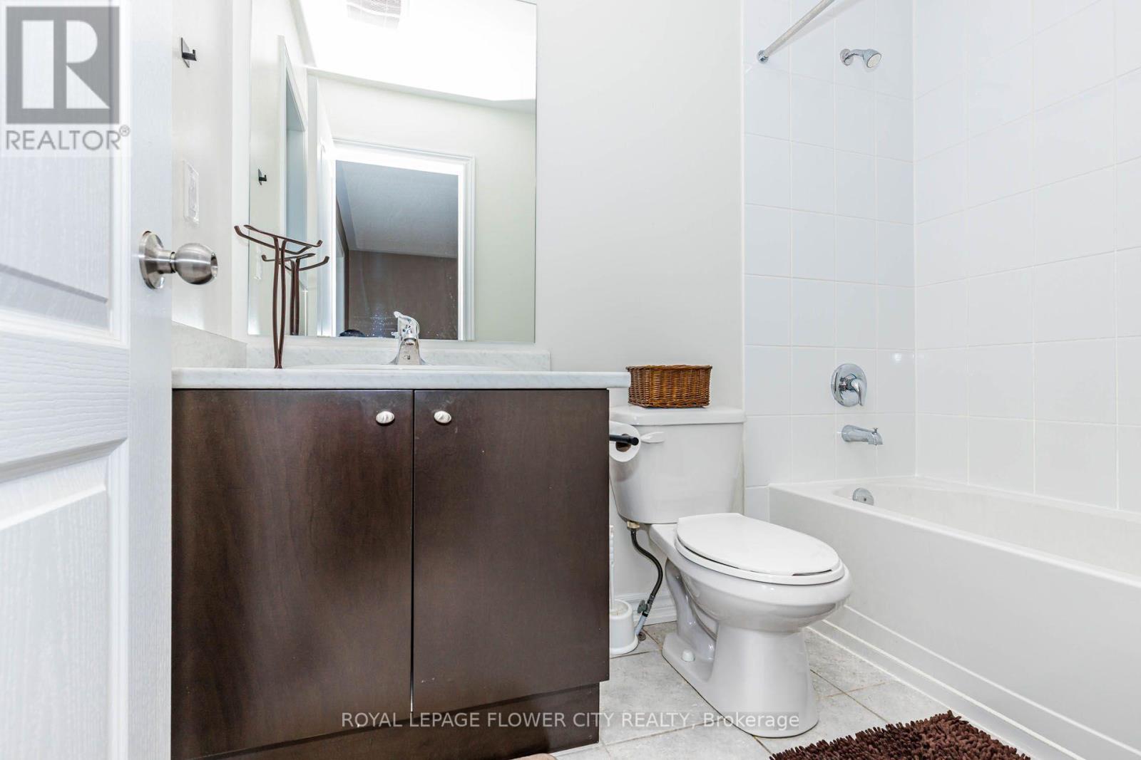 944 O'Reilly Crescent, Shelburne, ON - Indoor Photo Showing Bathroom