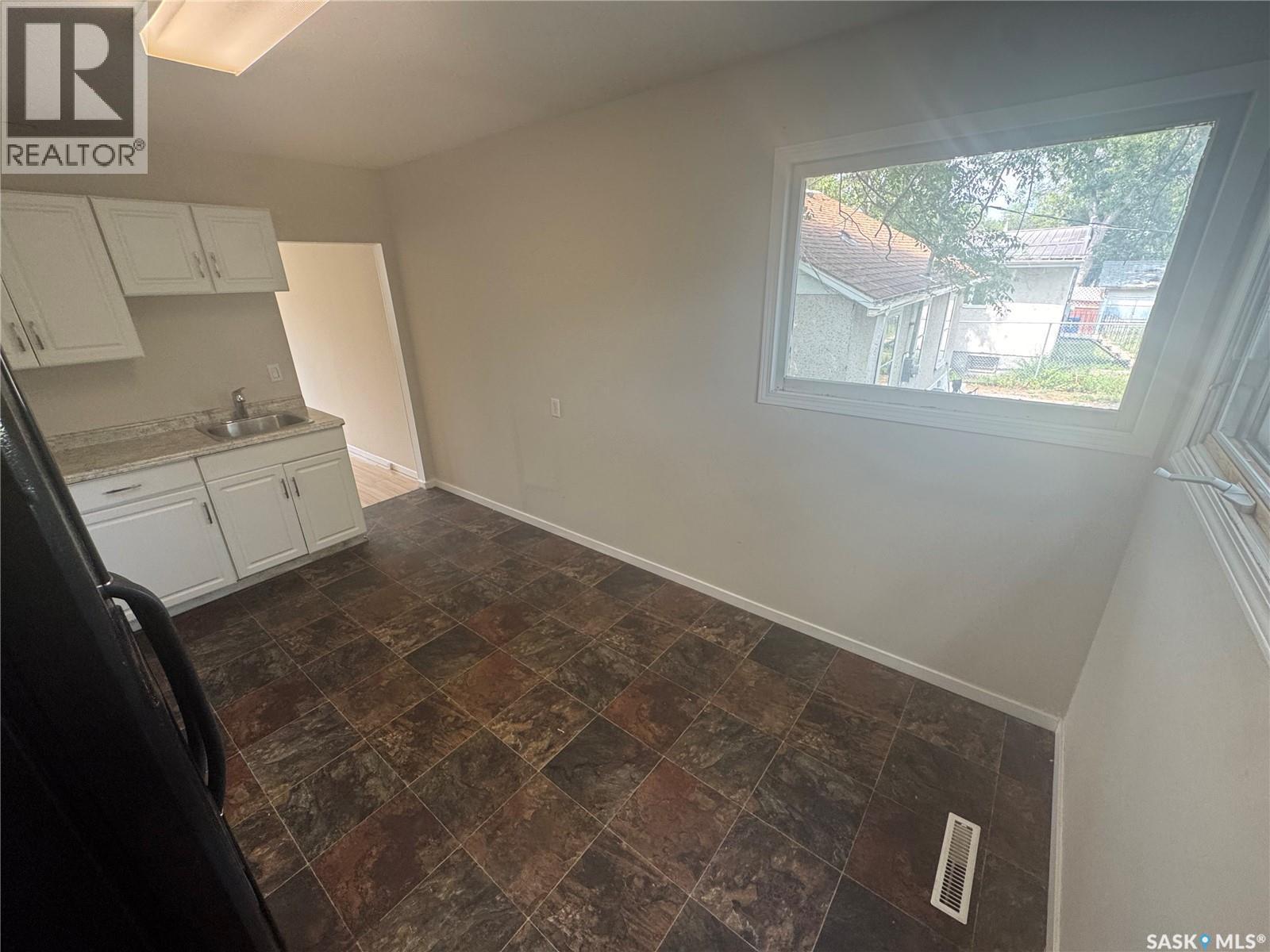 755 Cameron Street, Regina, SK - Indoor Photo Showing Other Room