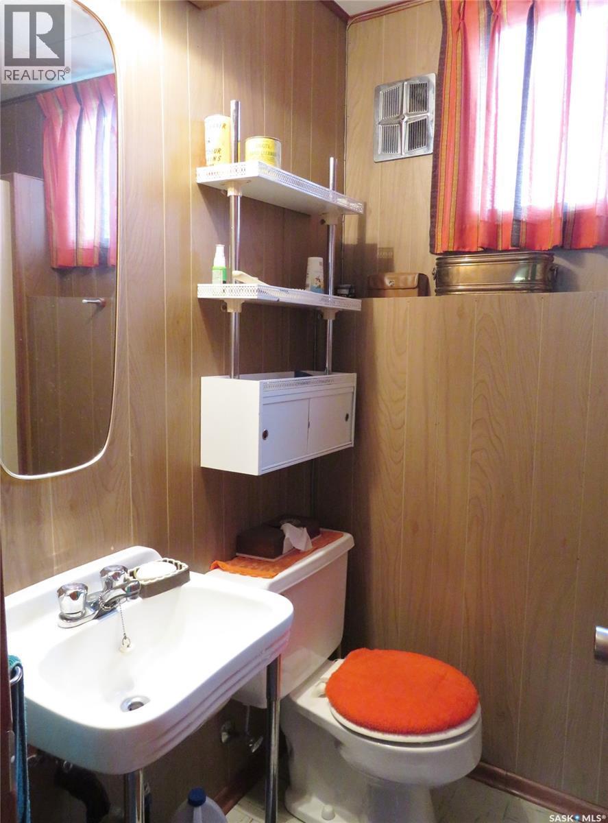 639 Acadia Drive, Saskatoon, SK - Indoor Photo Showing Bathroom