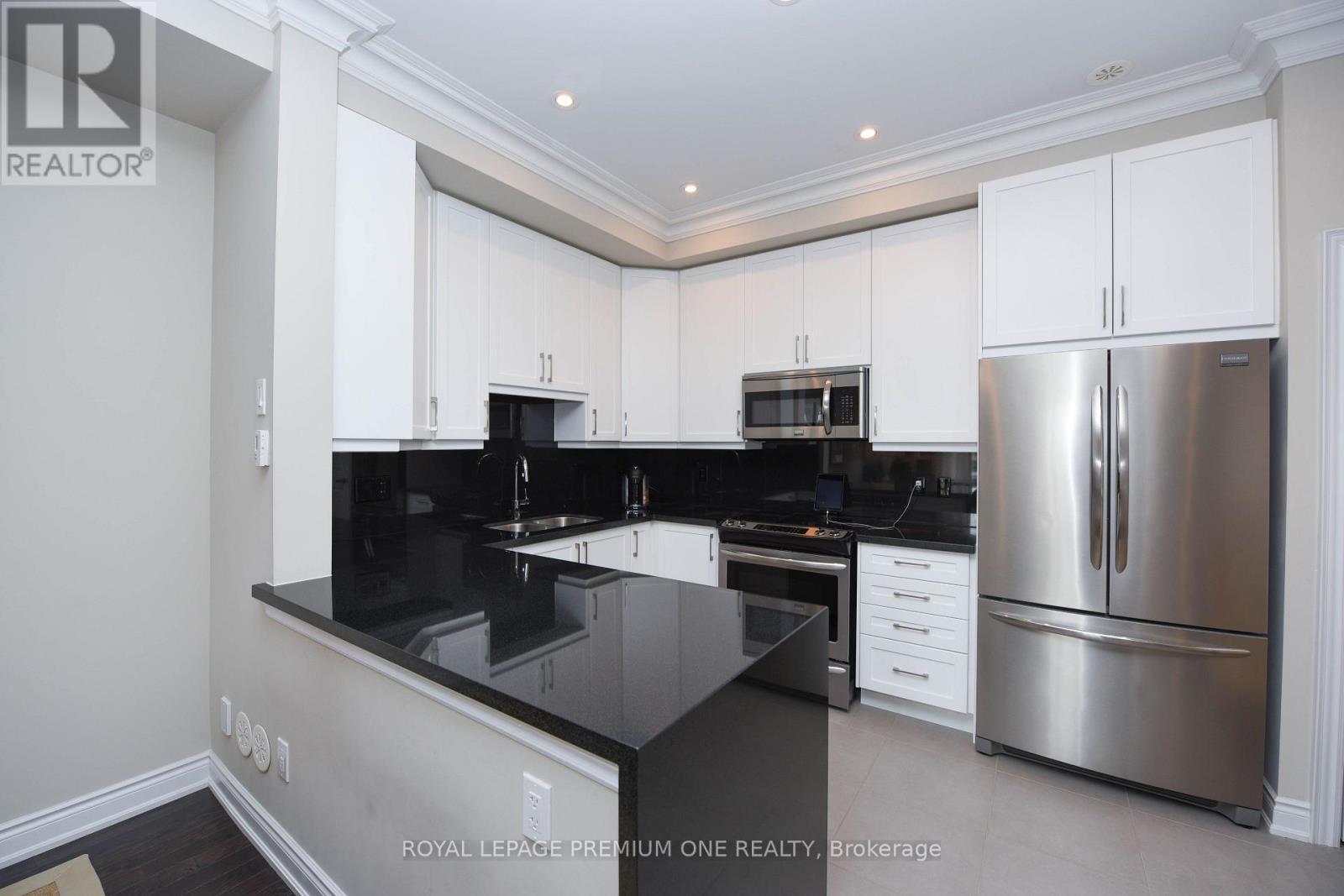 6A Acorn Avenue, Toronto, ON - Indoor Photo Showing Kitchen With Stainless Steel Kitchen