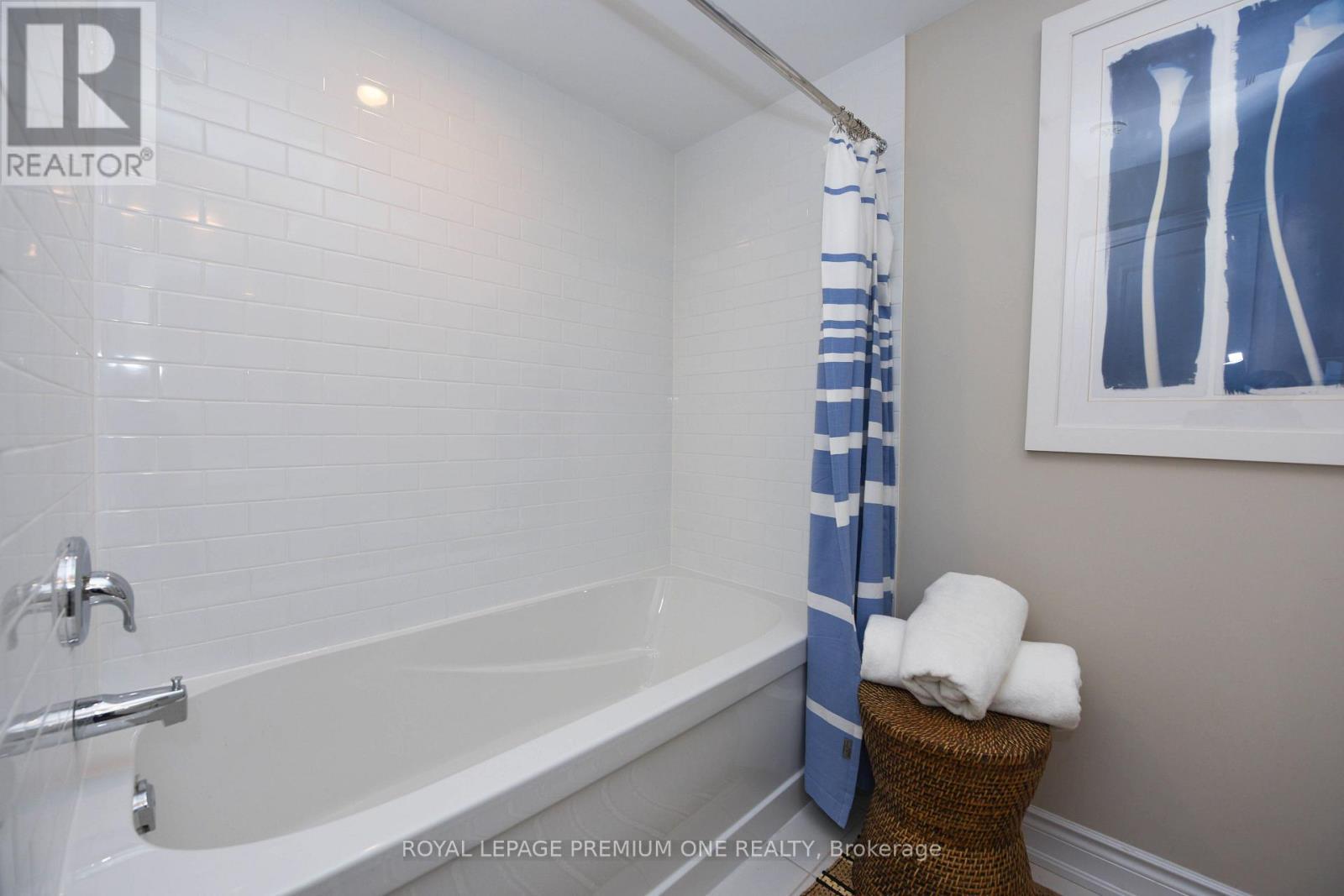 6A Acorn Avenue, Toronto, ON - Indoor Photo Showing Bathroom