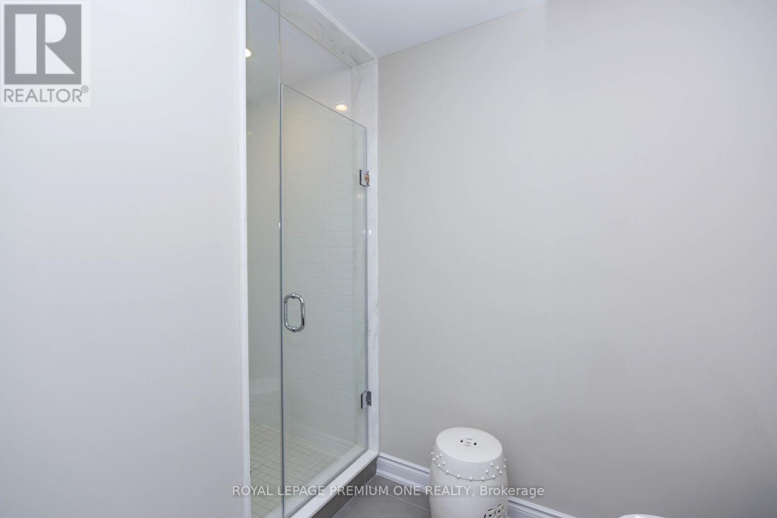 6A Acorn Avenue, Toronto, ON - Indoor Photo Showing Bathroom