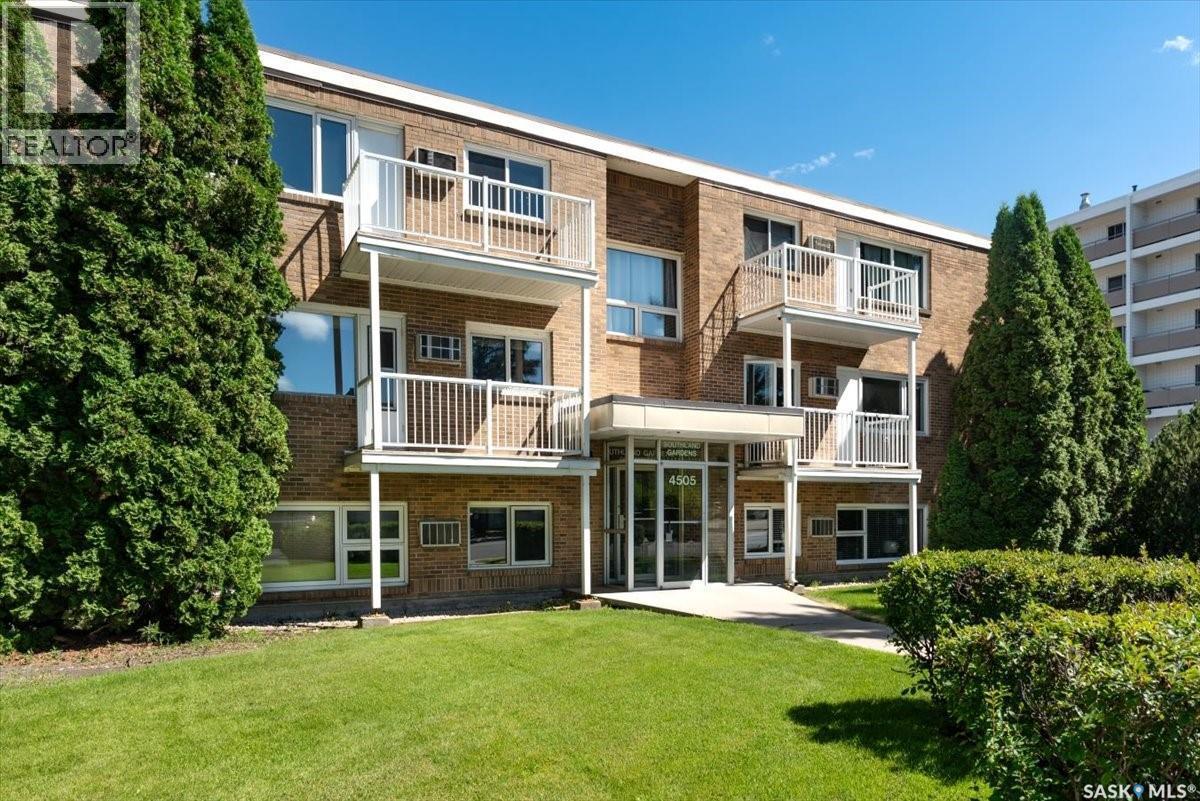 17 4505 Rae Street, Regina, SK - Outdoor